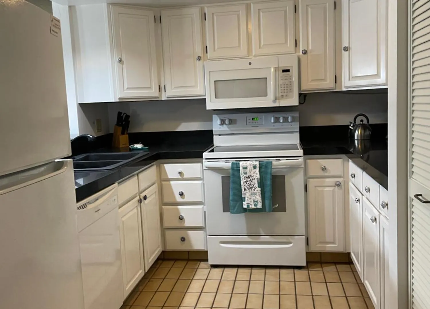 Magic Sands Beach View, 2B2B, Ac, Pool, Sleeps 6 Kailua-Kona United States